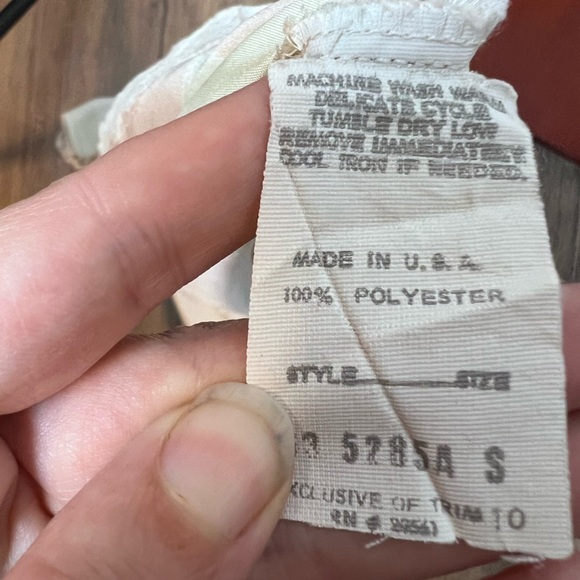 VNTG Bill Tice Satin Printed Lace Trimmed Long Sleeve Tunic Blouse - Picture 9 of 11